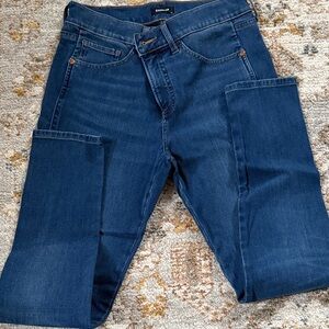 Express skinny mid rise jean. Never worn